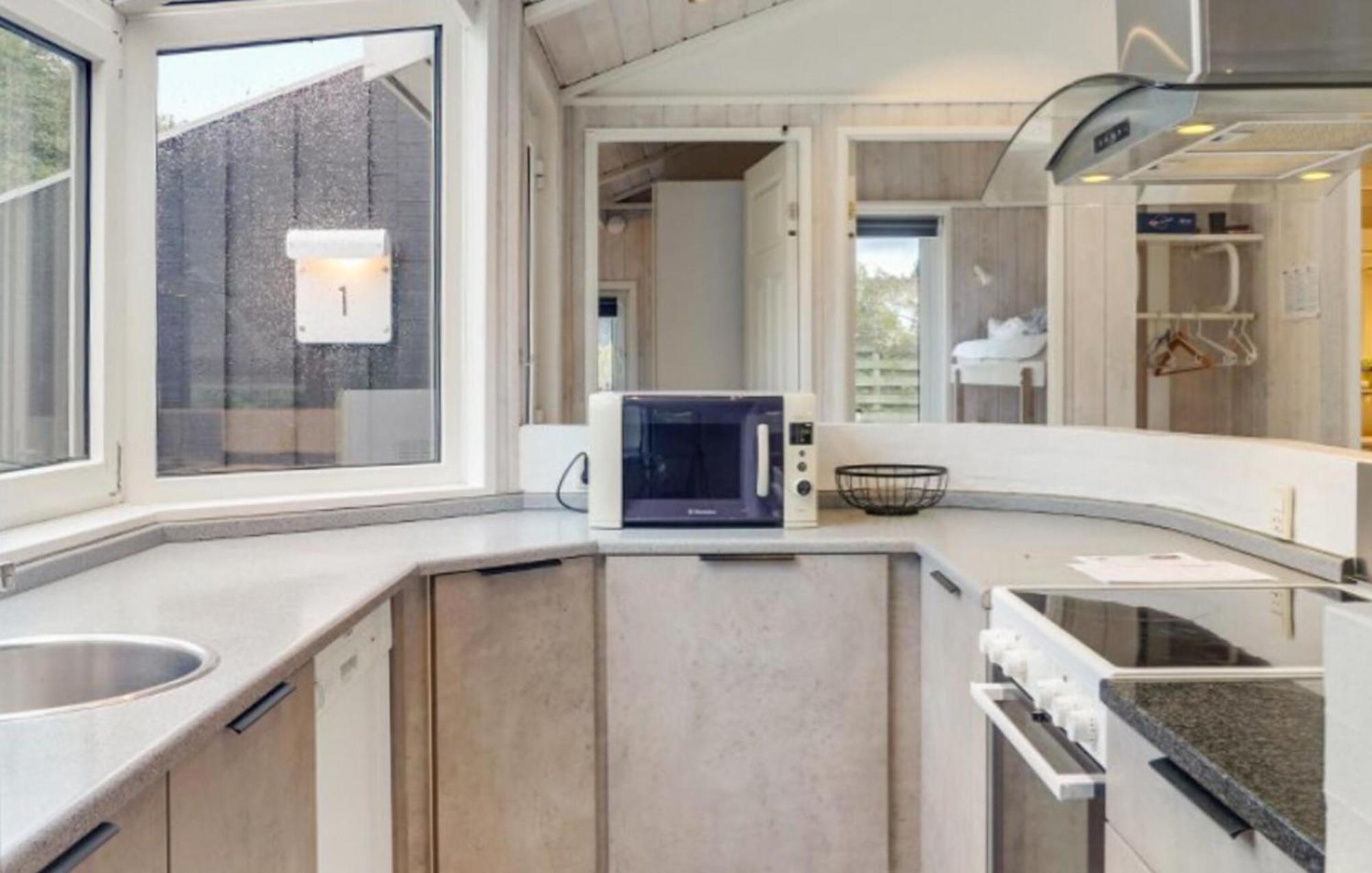 Amazing Home In Ebeltoft With Sauna Bagian luar foto